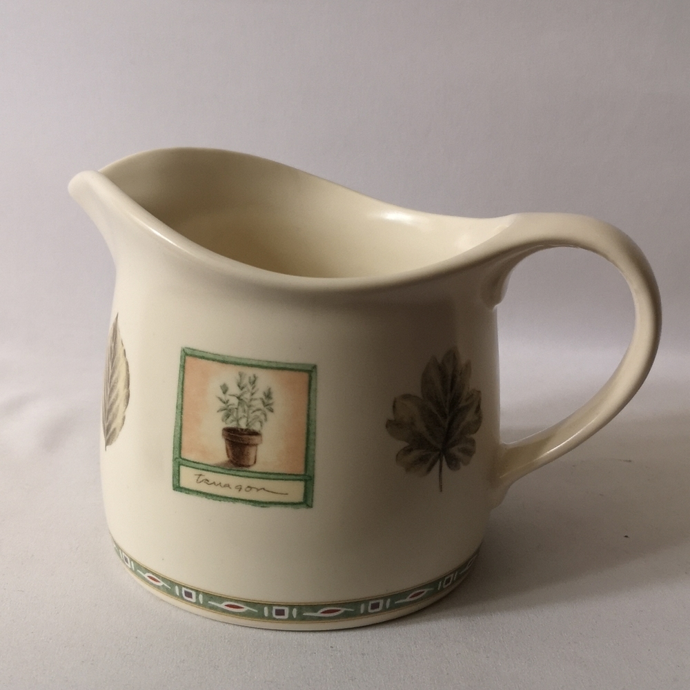 Large Pfaltzgraff Portfolio Sauce Pitcher with Handle, Naturewood, Made in US